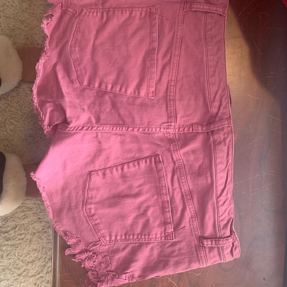 Shorts - Picture 3 of 3